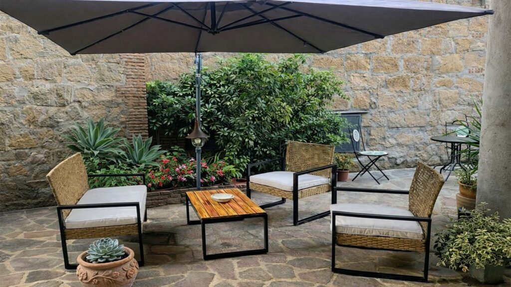 industrial chic house_0000_Patio di Industrial Chic House